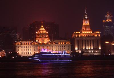Even the boats have lights! The Bund.
