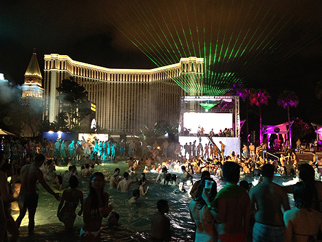 splash pool party macau hard rock hotel casino
